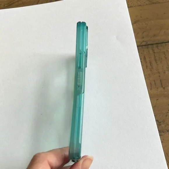 iPhone 13 Otterbox case - Picture 3 of 6